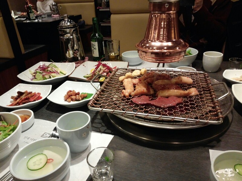 Bàn nướng nhà hàng và quán BBQ dùng than nướng sạch